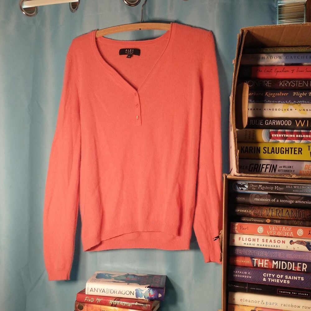Super Cute and Soft Alex Marie Salmon Coloured Cashmere Sweater. Size XL